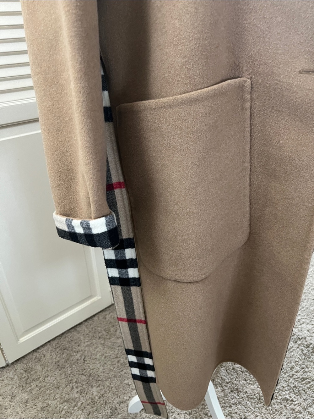 Authentic Burberry Woman’s Reversible Wool Wrap Coat. - Picture 9 of 16